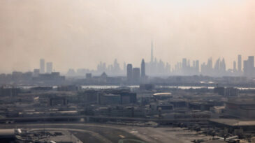 F&uuml;ze saldırısını kayda aldı, başı derde girdi