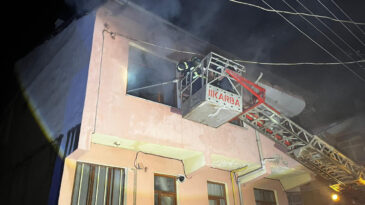 Gece yarısı korkutan patlama: Evde yangın &ccedil;ıktı 1 yaralı