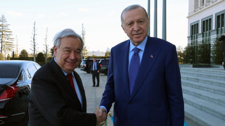 Guterres&rsquo;ten T&uuml;rkiye&rsquo;ye 'm&uuml;lteci' &ouml;vg&uuml;s&uuml;