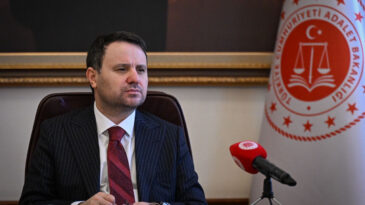 G&uuml;rlek&rsquo;ten &lsquo;ticaret mahkemesi&rsquo; a&ccedil;ıklaması