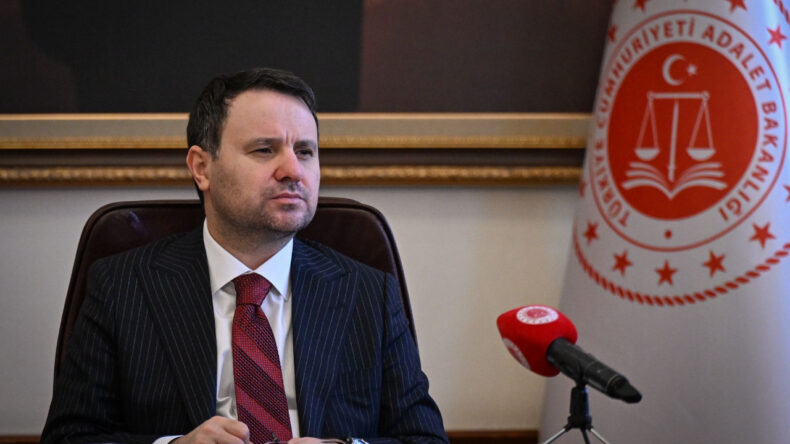 G&uuml;rlek&rsquo;ten &lsquo;ticaret mahkemesi&rsquo; a&ccedil;ıklaması