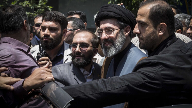 Hamaney'in yerine gelmesi beklenen oğluyla ilgili &ccedil;arpıcı "iktidarsızlık" iddiası