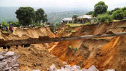 Heyelan Faciası: En Az 55 &Ouml;l&uuml;