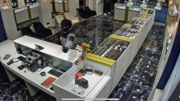 Hırsızları &Ccedil;ay Kazanıyla Durdurmaya &Ccedil;alıştı