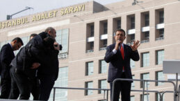 İBB davasında &uuml;&ccedil;&uuml;nc&uuml; g&uuml;n, 'selam' kriziyle başladı