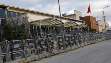 İBB davasından g&ouml;r&uuml;nt&uuml; paylaşan bir kişi i&ccedil;in g&ouml;zaltı kararı