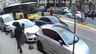 İETT otob&uuml;s&uuml;n&uuml;n &ccedil;arptığı kadın hayatını kaybetti