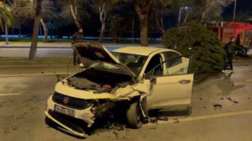 İki aracın karıştığı kazada 3 kişi yaralandı