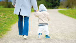 İki &ccedil;ocuğa ekonomik engel