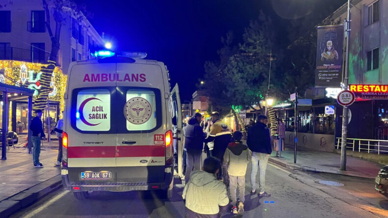 İki motosiklet kafa kafaya &ccedil;arpıştı