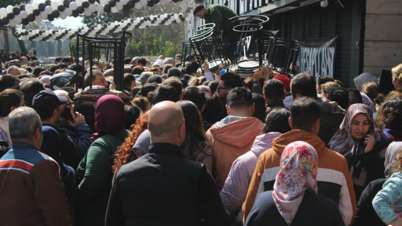 İndirim İzdihamı: Hastanelik Oldular