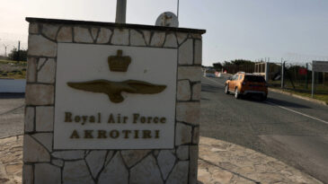 İngiltere: Kıbrıs&rsquo;taki &uuml;ss&uuml; vuran dron İran&rsquo;dan kalkmadı