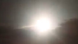 İran G&ouml;r&uuml;nt&uuml;leri Yayınladı: Lincoln U&ccedil;ak Gemisine F&uuml;ze Attık