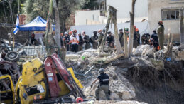 İran, İsrail'i vurdu: 3 yaralı var