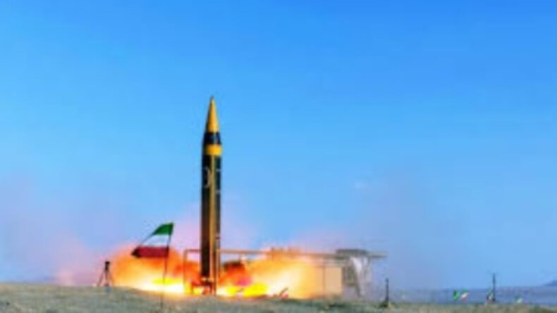 İran, İsrail&rsquo;e 1 tonluk H&uuml;rrem ile saldırdı