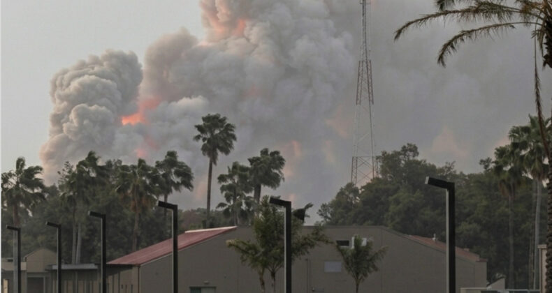 İran, Suudi Petrol Devrinin Tesisini Vurdu