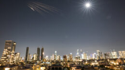 İran Tel Aviv'i F&uuml;zelerle Vurdu