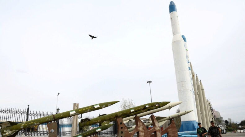 İran'da dev operasyon: 5 &ouml;l&uuml;, 19 g&ouml;zaltı