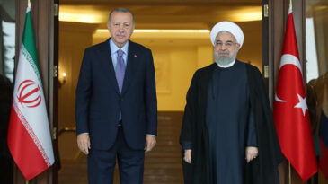 İran'da Hamaney sonrası liderlik yarışı: Ruhani geri mi d&ouml;necek?