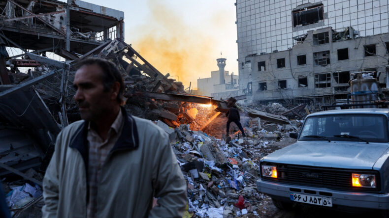 İran'da &ouml;l&uuml; sayısı 787'ye y&uuml;kseldi