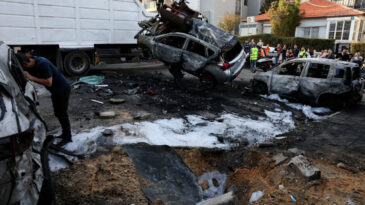 İran'dan İsrail'e f&uuml;ze saldırısı: 7 yaralı