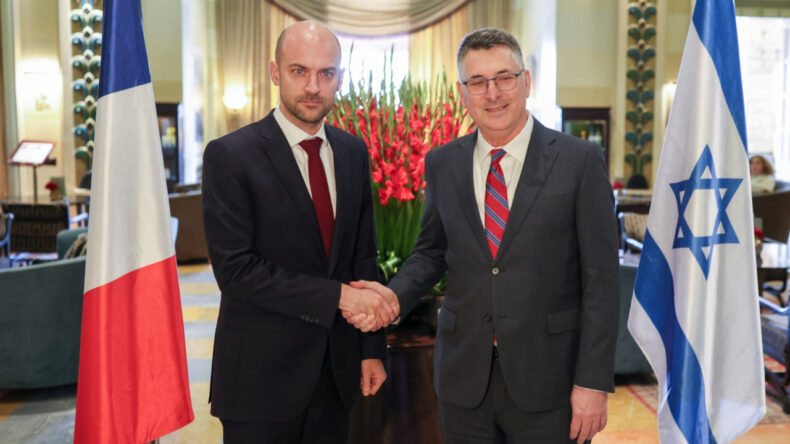 İsrail ile g&ouml;r&uuml;şen Fransa'dan karamsar a&ccedil;ıklama