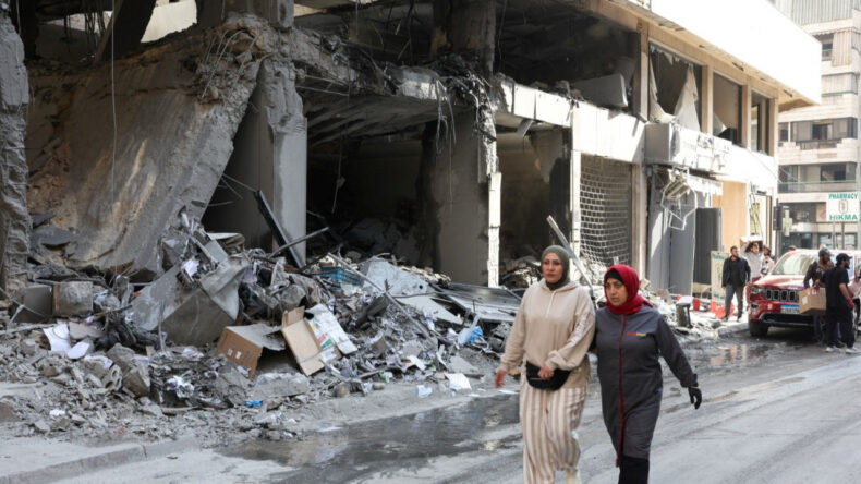 İsrail, L&uuml;bnan'a bomba yağdırıyor