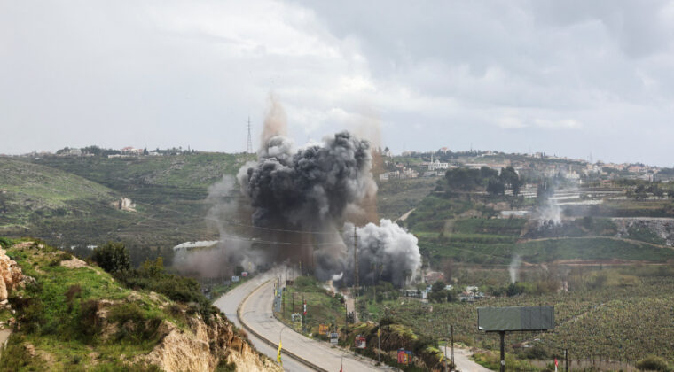 İsrail, stratejik k&ouml;pr&uuml;y&uuml; havaya u&ccedil;urdu