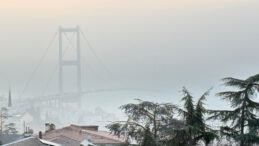 İstanbul Boğazı&rsquo;nda Yoğun Sis: G&ouml;r&uuml;ş Mesafesi D&uuml;şt&uuml;