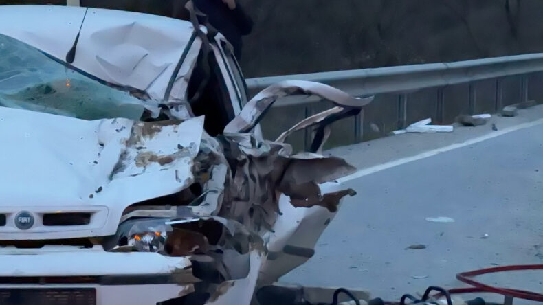 İstanbul'da iftar saatinde feci kaza: 1 &ouml;l&uuml;, 2 yaralı