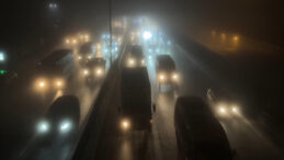 İstanbul'da sis etkili oluyor: G&ouml;r&uuml;ş mesafesi d&uuml;şt&uuml;, trafik tıkandı