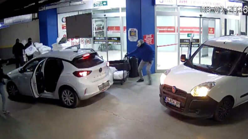 İstanbul'da Soygun: 6 &Ccedil;uval Para &Ccedil;alındı