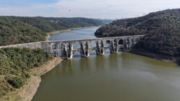 İstanbul&rsquo;da barajlardan sevindiren g&ouml;r&uuml;nt&uuml;: Tarihi kemer yeniden su altında