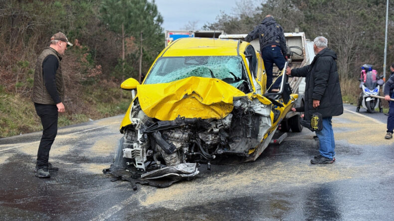 İstanbul&rsquo;da Feci Kaza: &Ouml;l&uuml; ve Yaralılar Var