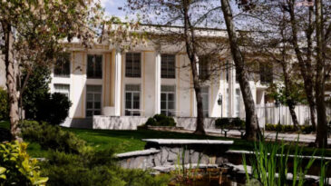 İsvi&ccedil;re, Tahran B&uuml;y&uuml;kel&ccedil;iliği'ni Kapatma Kararı Aldı