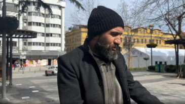 İsyan etti: Adam 1500 liraya satıyor, b&ouml;yle sa&ccedil;malık olur mu?