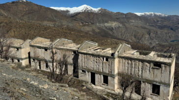 İtalyanların Diyarbakır&rsquo;da kurduğu k&ouml;y: Helikopter pisti bile var