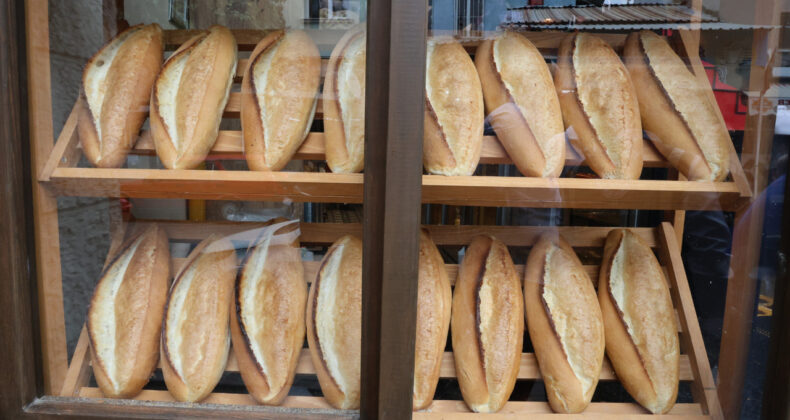 İzmir'de Ekmeğe Zam