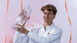 Jannik Sinner, Miami A&ccedil;ık'ta tarih yazarak şampiyon oldu