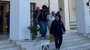 KADES İhbarına Giden Polisler 'Cephaneyle' Karşılaştı