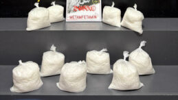 Kargo firmasına operasyon: 9 kilo 620 gram metamfetamin ele ge&ccedil;irildi