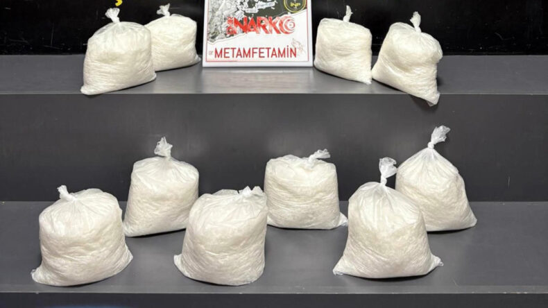 Kargo firmasına operasyon: 9 kilo 620 gram metamfetamin ele ge&ccedil;irildi