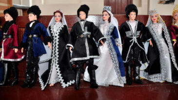 Kars&rsquo;ta Kadınların Ellerinde Minyat&uuml;r Bir Miras Doğuyor