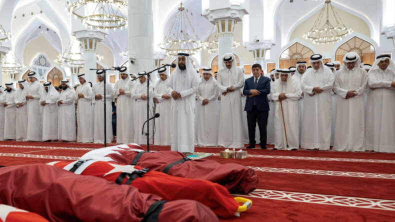 Katar'da Şehitlere Tabutsuz Cenaze Namazı