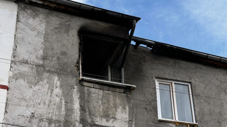 Kayseri'de Binada Çıkan Yangında 2 Kişi Dumandan Etkilendi