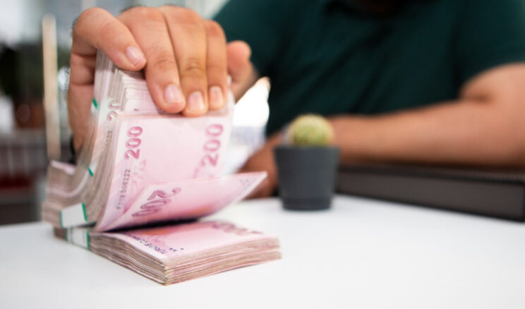 Kazaklar T&uuml;rkiye'de bir banka daha satın aldı