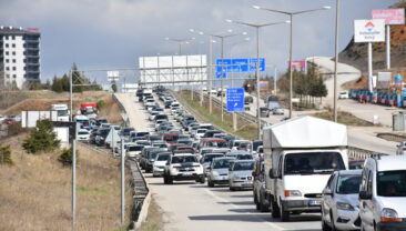 Kilit Kavşakta D&ouml;n&uuml;ş Yoğunluğu