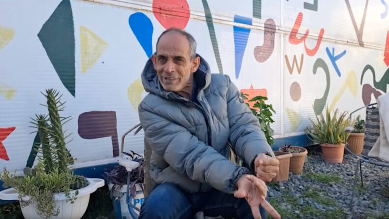 Kitabevi habersiz yıkıldı, engelli işletmeci isyan etti: Bomboş bir hayat