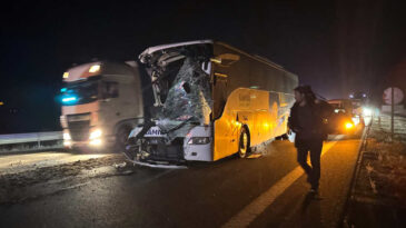 Kızılcahamam'da otob&uuml;s &ccedil;ekiciyle &ccedil;arpıştı