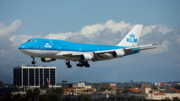 KLM, Mart sonuna kadar Dubai u&ccedil;uşlarını iptal etti